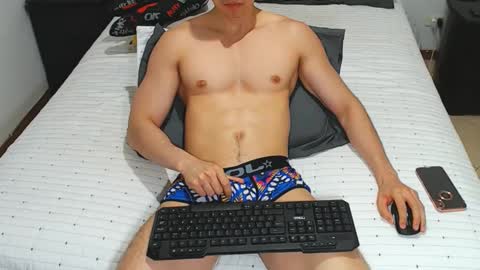 Snapshot of jahshot4 chatting on September 14, 4:47 am jahshot4 online show from September 14, 4:47 am