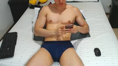 Snapshot of jahshot4 chatting on September 19, 6:25 am jahshot4 online show from September 19, 6:25 am