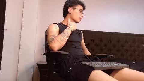 Snapshot of jaico_santos chatting on October 6, 10:58 pm jaico_santos online show from October 6, 10:58 pm