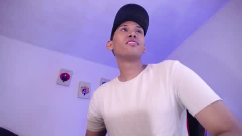 Snapshot of jaison_halls chatting on October 21, 3:31 am JAISON HALLS online show from October 21, 3:31 am