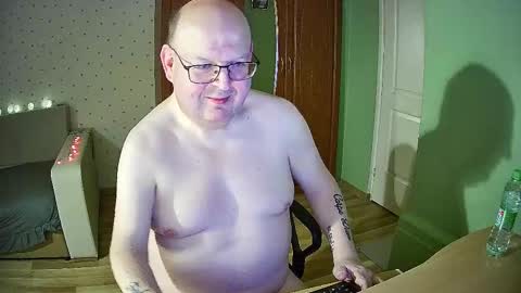Snapshot of jake230975 chatting on December 13, 10:34 pm Jake2309 online show from December 13, 10:34 pm