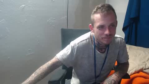 Snapshot of jake265897 chatting on October 4, 10:14 pm showingitoff online show from October 4, 10:14 pm