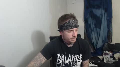 Snapshot of jake265897 chatting on September 12, 3:28 am showingitoff online show from September 12, 3:28 am