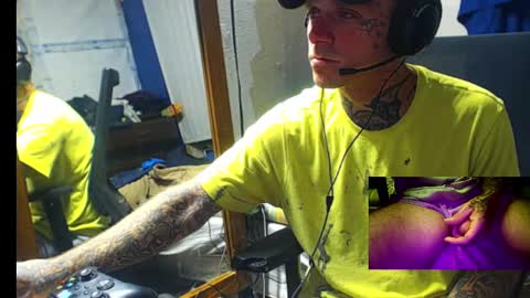 Snapshot of jake265897 chatting on September 24, 1:05 am showingitoff online show from September 24, 1:05 am