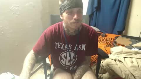 Snapshot of jake265897 chatting on October 15, 6:43 am showingitoff online show from October 15, 6:43 am