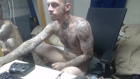 Snapshot of jake265897 chatting on September 22, 7:19 am showingitoff online show from September 22, 7:19 am