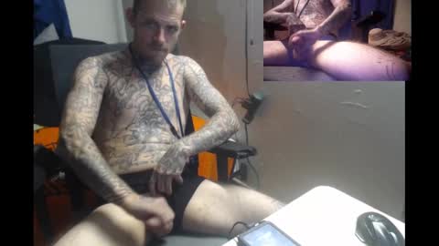 Snapshot of jake265897 chatting on October 5, 10:25 pm showingitoff online show from October 5, 10:25 pm