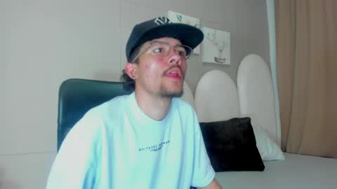 Jake  online show from May 4, 7:37 pm