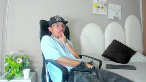 Jake  online show from May 1, 9:17 pm
