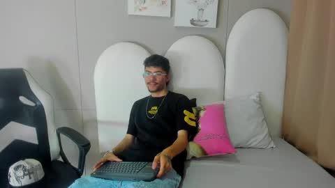 Jake  online show from April 28, 7:40 pm
