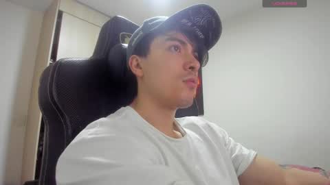 Snapshot of jake_murphy chatting on February 13, 5:26 am jake_murphy online show from February 13, 5:26 am