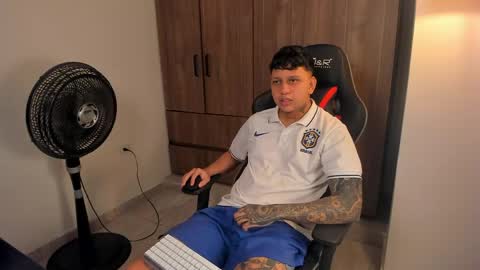 Jake Pons online show from April 29, 11:44 pm