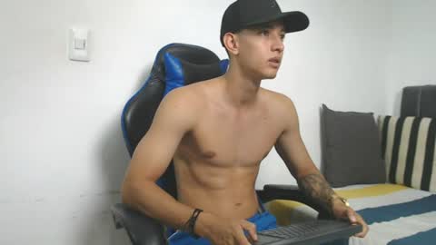 Hi guys im new 3 online show from June 30, 5:47 pm
