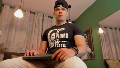 Snapshot of jakee_tyler chatting on September 10, 7:01 pm Jake Tyler online show from September 10, 7:01 pm
