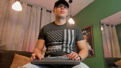 Snapshot of jakee_tyler chatting on September 8, 6:07 pm Jake Tyler online show from September 8, 6:07 pm