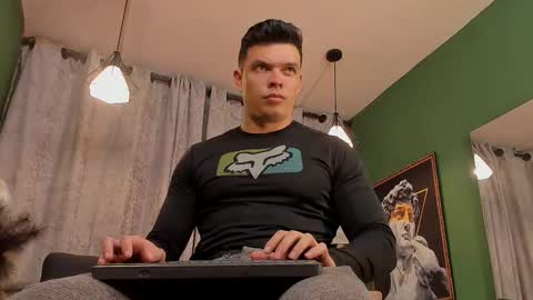 Snapshot of jakee_tyler chatting on October 25, 11:28 pm Jake Tyler online show from October 25, 11:28 pm