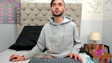 jakemagnus_ online show from December 31, 1:08 pm