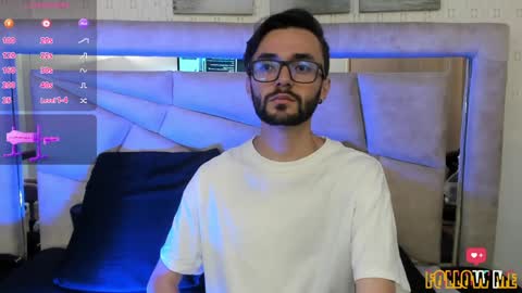 jakemagnus_ online show from February 1, 12:26 pm
