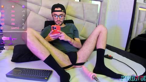 jakemagnus_ online show from January 24, 7:07 pm