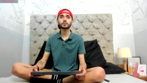 jakemagnus_ online show from January 20, 9:11 pm