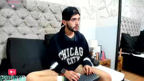 jakemagnus_ online show from January 9, 5:54 pm