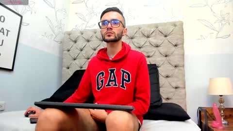 jakemagnus_ online show from December 29, 12:23 pm