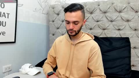 jakemagnus_ online show from December 30, 12:20 pm