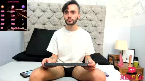 jakemagnus_ online show from January 6, 11:51 am