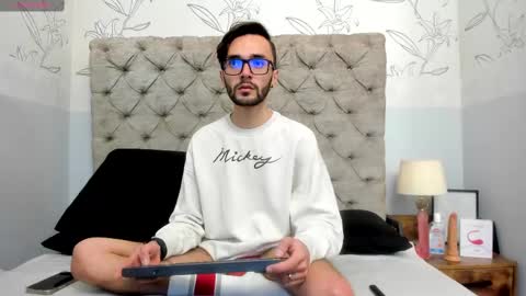 jakemagnus_ online show from January 18, 6:21 pm