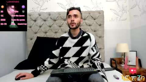 jakemagnus_ online show from January 4, 12:38 pm