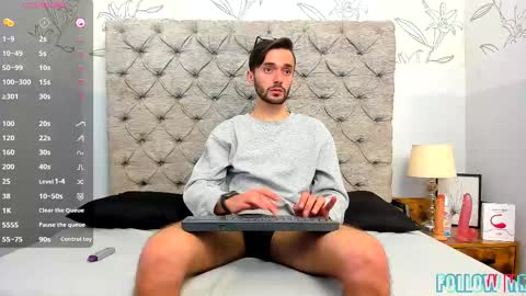 jakemagnus_ online show from January 22, 7:45 pm