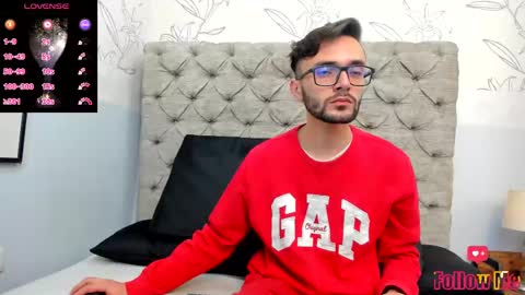 jakemagnus_ online show from January 3, 11:46 am