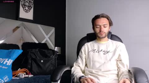 jakemagnus_ online show from September 23, 11:31 am