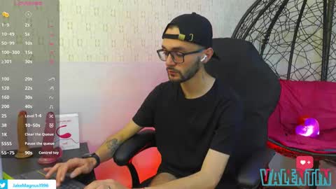 jakemagnus_ online show from February 17, 6:37 pm