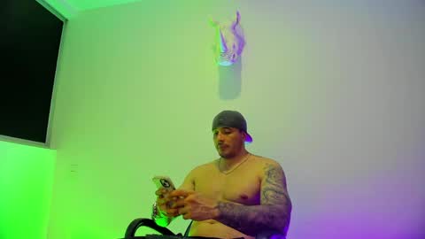 jakestone_1 online show from April 24, 12:46 am