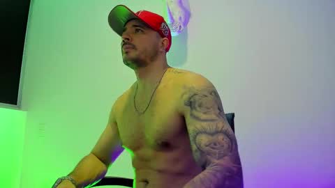 jakestone_1 online show from March 28, 7:03 pm