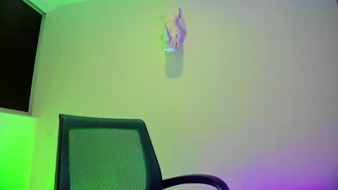 jakestone_1 online show from April 18, 7:18 pm