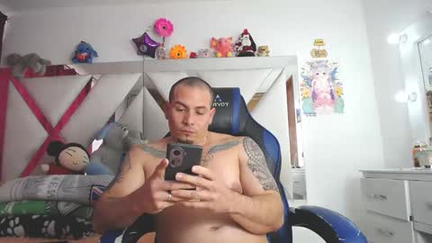 Snapshot of jakson_hot chatting on December 5, 9:50 pm pipe online show from December 5, 9:50 pm