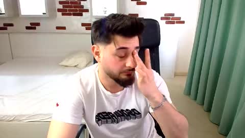 JalenPenn online show from April 1, 9:00 am