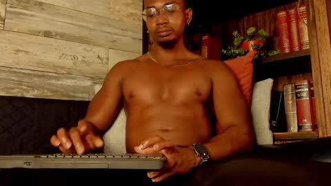 Snapshot of jamalmyst_ chatting on October 18, 6:18 am online show from October 18, 6:18 am