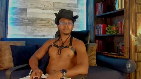 Snapshot of jamalmyst_ chatting on October 30, 4:25 am online show from October 30, 4:25 am