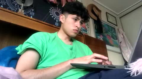 Snapshot of james2002og chatting on October 3, 10:15 pm james2002og online show from October 3, 10:15 pm