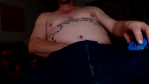 Snapshot of james30cup chatting on January 6, 12:24 pm what you in too online show from January 6, 12:24 pm