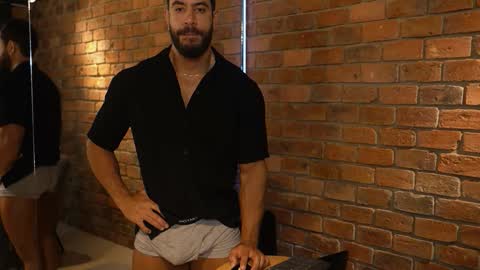 Snapshot of james_axel chatting on October 26, 2:41 pm James Axel online show from October 26, 2:41 pm