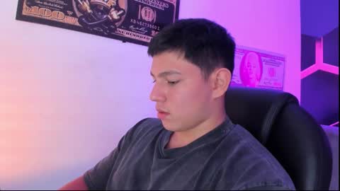 Snapshot of james_cr chatting on September 28, 3:37 am james_cr online show from September 28, 3:37 am