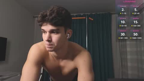 Snapshot of james_friends chatting on October 16, 9:56 pm James online show from October 16, 9:56 pm