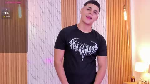 James online show from November 11, 8:36 pm