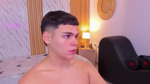 Snapshot of james_jonnes chatting on October 23, 8:56 pm James online show from October 23, 8:56 pm