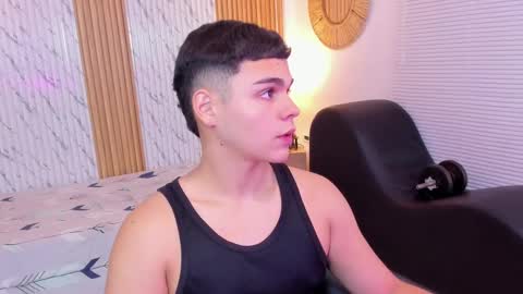 Snapshot of james_jonnes chatting on October 22, 8:34 pm James online show from October 22, 8:34 pm