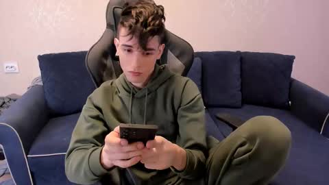 James online show from October 29, 7:28 pm